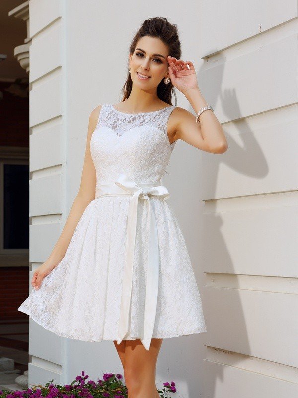 A-Line/Princess Scoop Sash/Ribbon/Belt Sleeveless Short Dresses Kit Cocktail Homecoming Dresses Lace