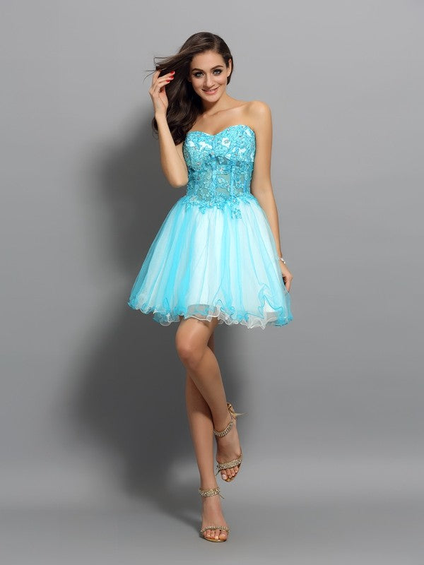 A-Line/Princess Sweetheart Applique Beading Homecoming Dresses Satin Amelie Cocktail Sleeveless Short Dresses