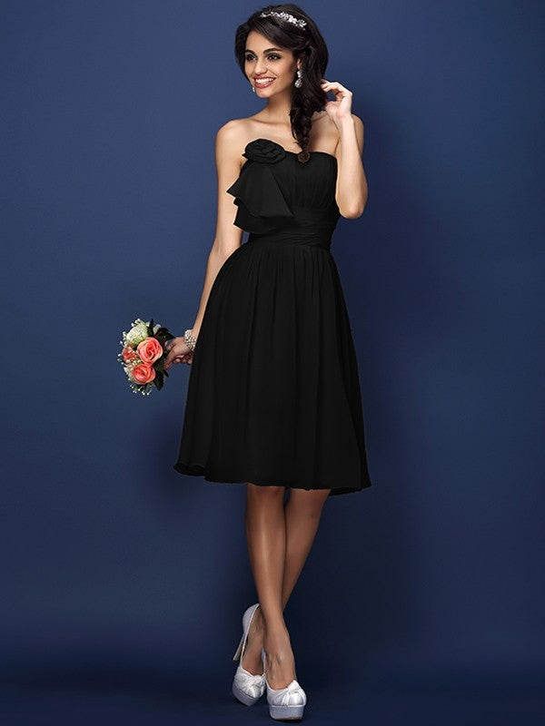 A-Line/Princess Strapless Hand-Made Flower Pleats Sleeveless Short Chiffon Bridesmaid Dresses HEP0005664